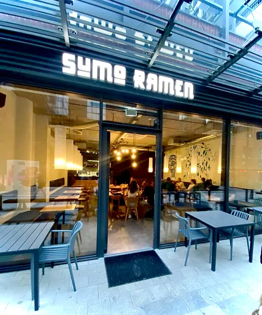 SUMO RAMEN GDA. 相撲ラーメン屋