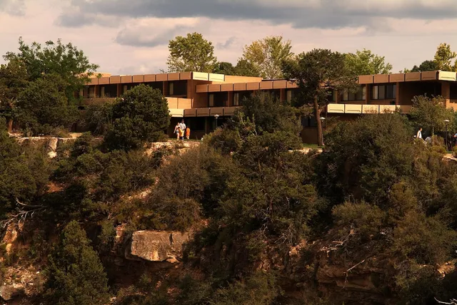 Thunderbird Lodge