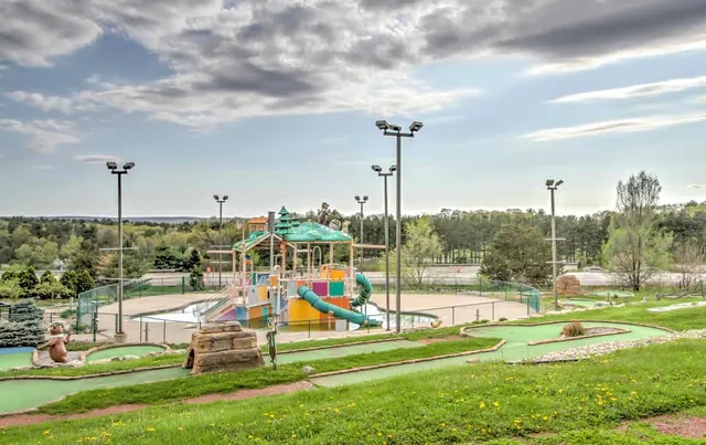 Jellystone Park™ Wisconsin Dells