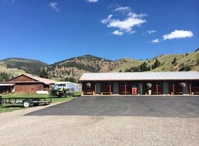 Creede Snowshoe Lodge and ATV/UTV Rental