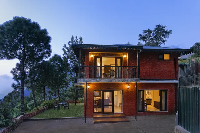 "V" are family - Uncle Bob's Villa