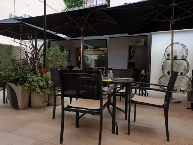 Le patio des alyscamps