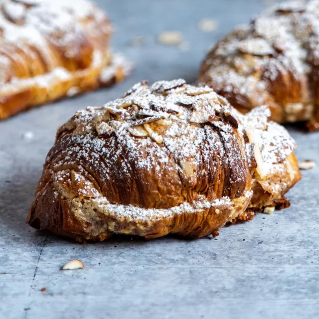 Tommy and Atticus @ Larchmont Village Wednesday Farmers Market