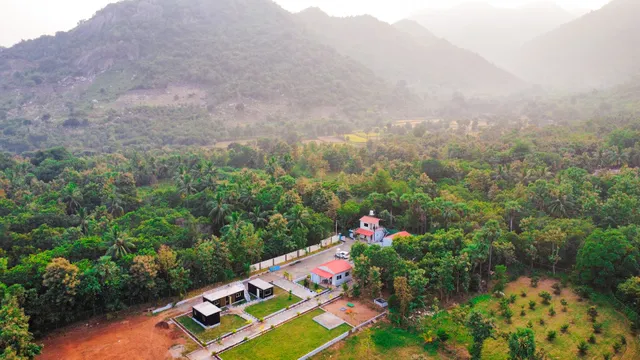 Hangout Hills Resorts