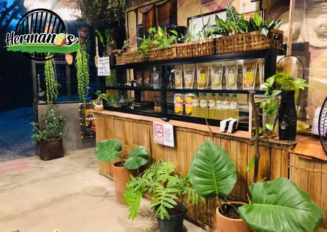 Hermanos Ihawan at Kamayan