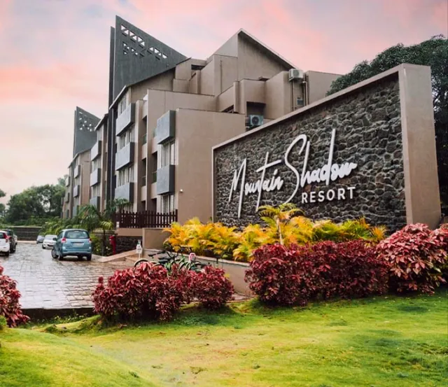 Mountain Shadow Resort