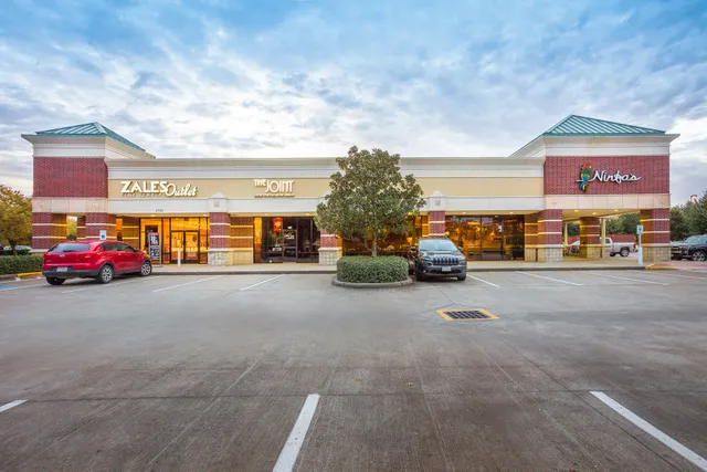 Riverstone Shopping Center