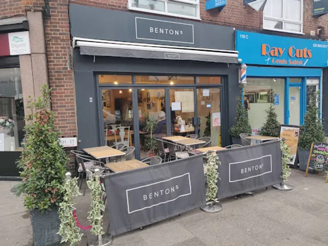 Benton’s cafe