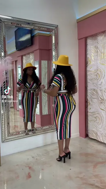 Oh So Chic Fashion Lounge