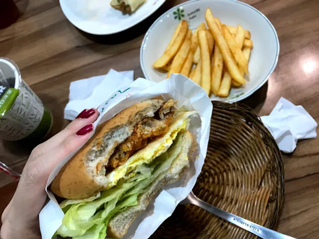 拉亞漢堡 台北錦州