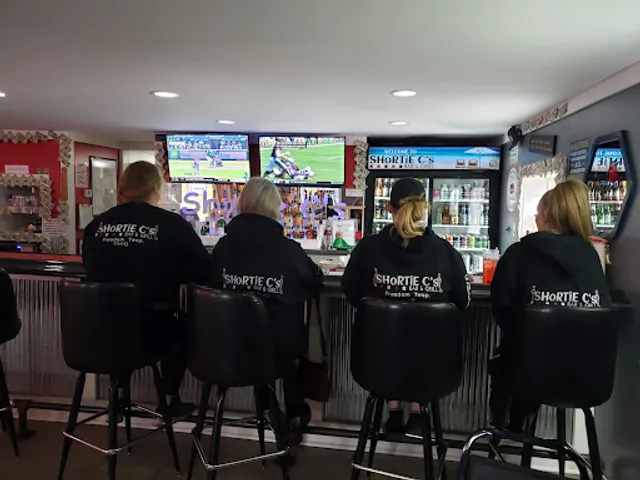 Shortie C's Bar & Grill