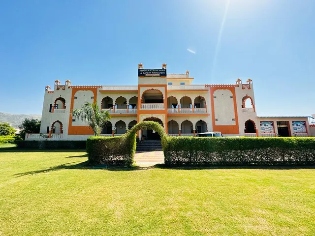 Siddharth Resort - Mountain View with Pool