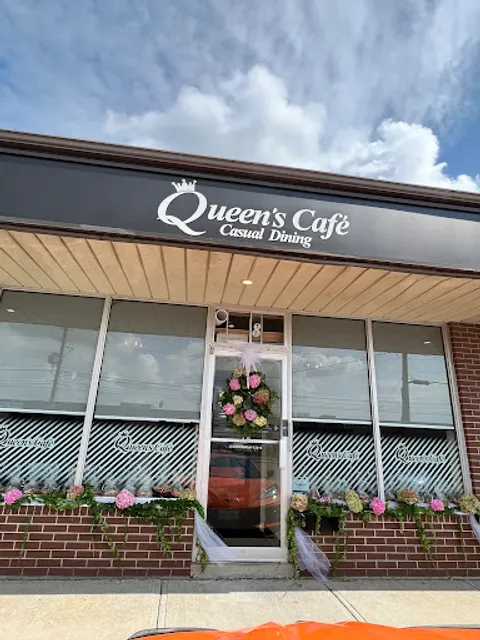 Queen's Café Casual Dining