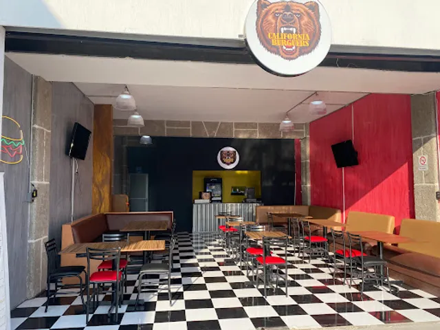 California Burgers El Fortín