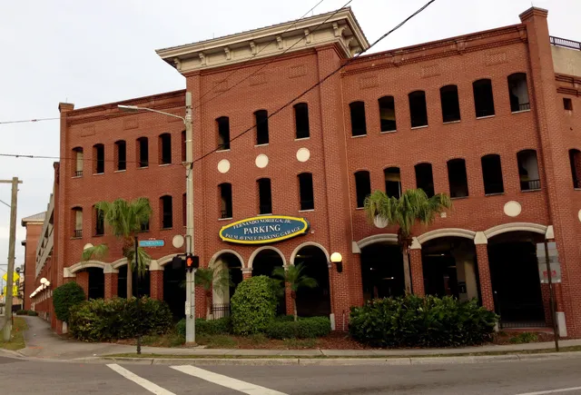 Palm Garage FERNANDO