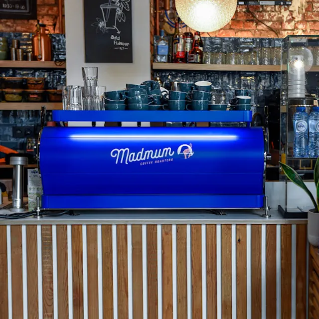 madmum Coffee Roasters & Bar