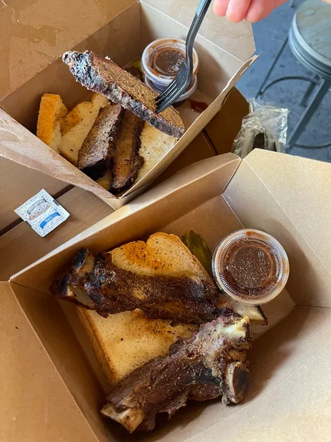 Uncle Earl's BBQ Bistro