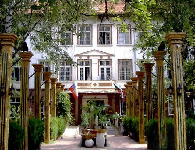 Hotel Trivia Antique