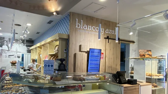 Pasteleria Blanco Y Azul Ovalo