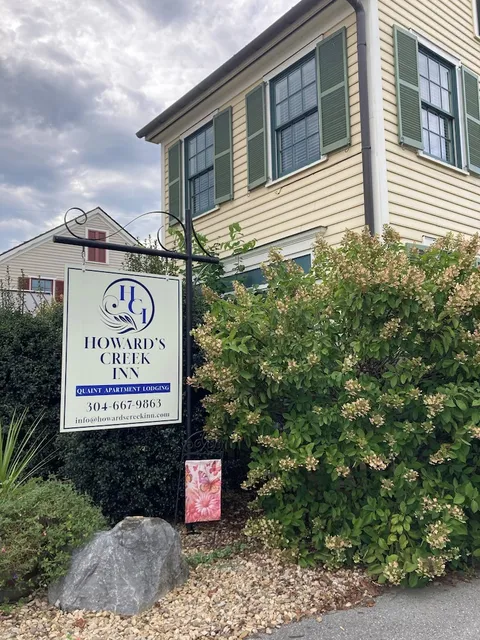 Howard's Creek Inn