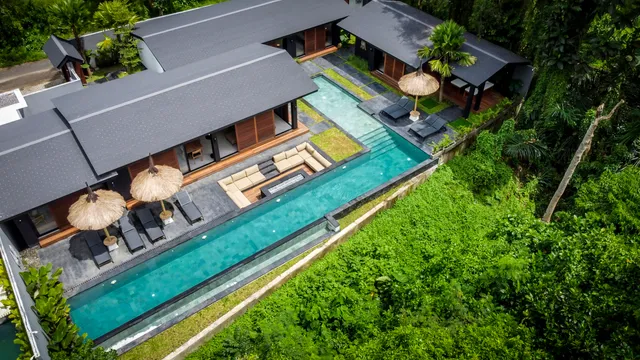 Villa Firepool & Waterfall