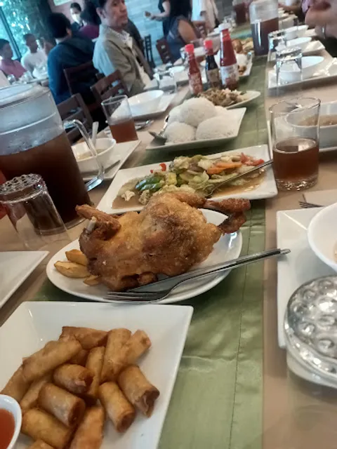 Max's Restaurant Commonwealth