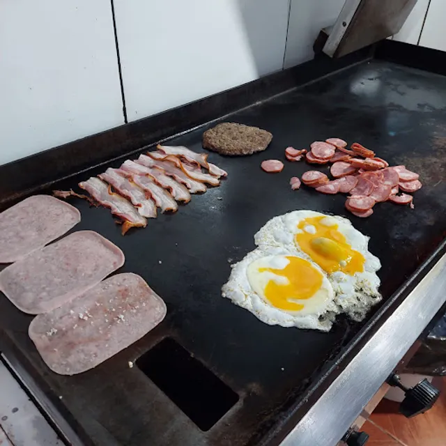 Lanchonete e pizzaria nova opção