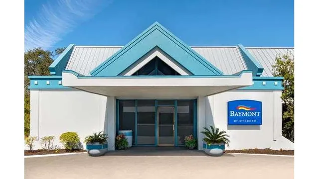 Baymont by Wyndham Intl Speedway/I-95/Daytona Beach