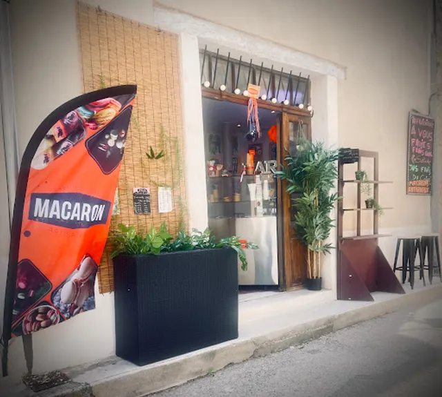 MACARON COFFEE SHOP BAKERY