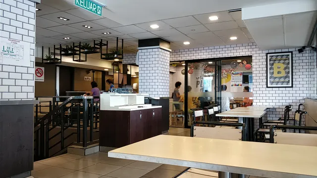 McDonald's USJ Taipan