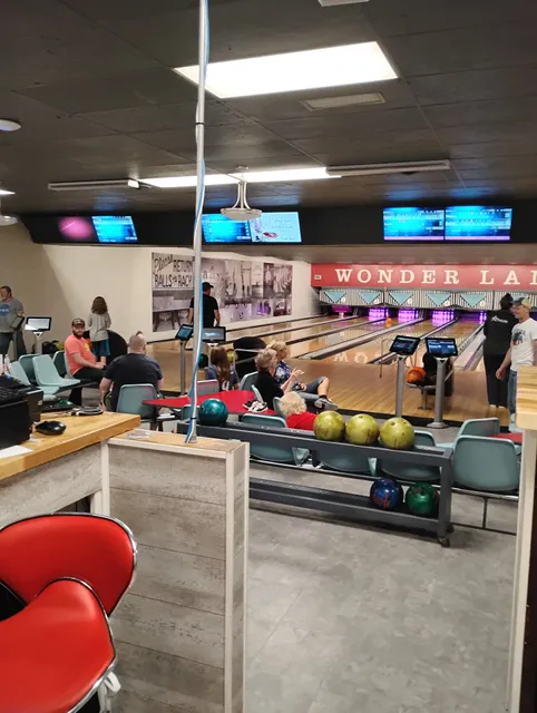 Wonder Lanes