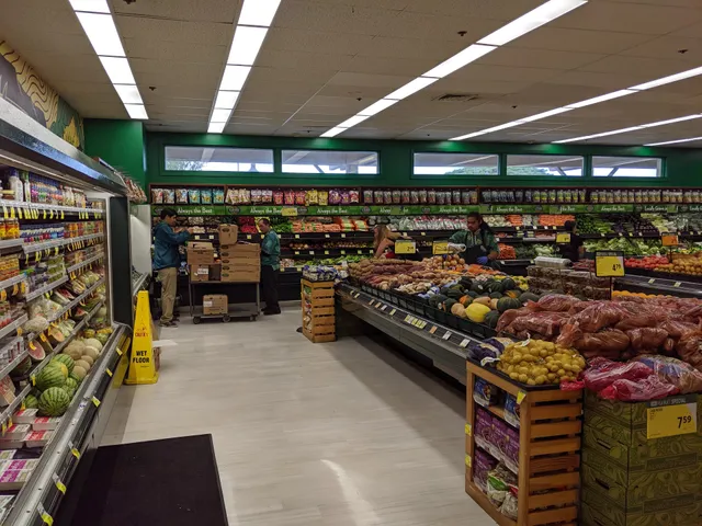 Foodland Pukalani