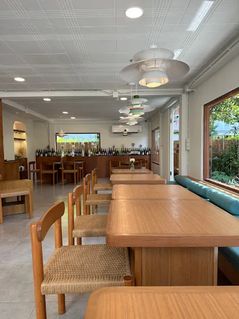 AMI Brunch & Bubbles