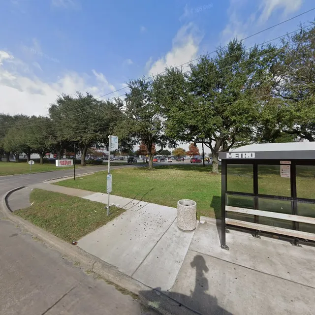 West Rd @ North Freeway