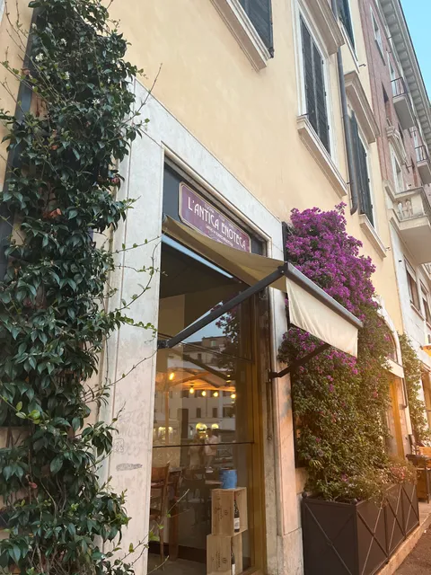 L’ Antica Enoteca Largo di Torre Argentina