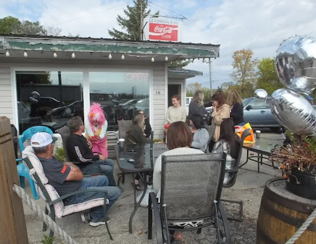 Old No 12 Cafe & Lounge