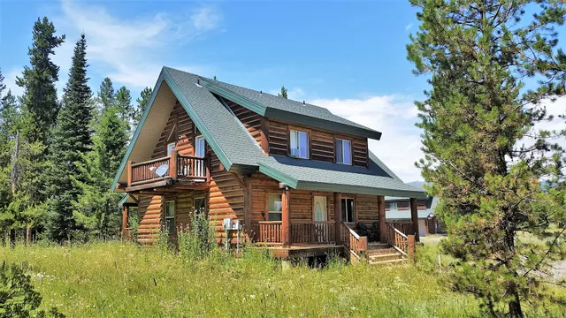The Hideaway Hostel near Yellowstone