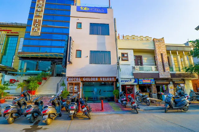 FabHotel Golden Velvet - Hotel in The Celebration Mall, Amritsar