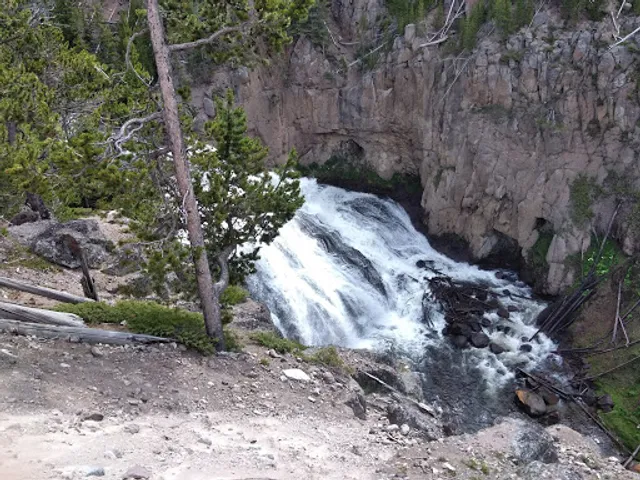 Gibbon Falls Wildlife Trail