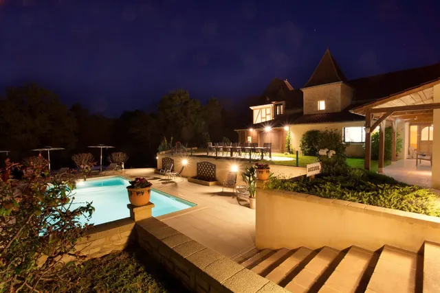 LES PEYROUSES Chambres d'hôtes et table d'hôtes Sarlat
