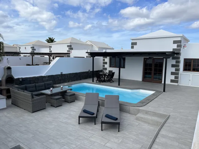 Holiday Rental Villa Arabella Playa Blanca Lanzarote - Two Bedrooms with Two Bathroom