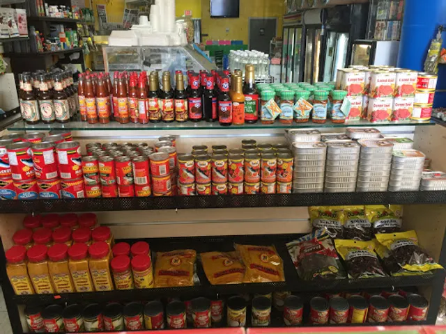 Island Basket | Jamaican Restaurant and Grocery | Greenacres, FL