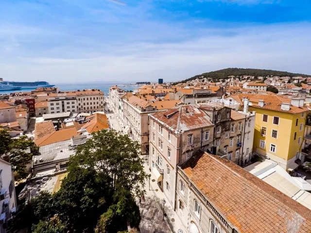 Bed & Atmosphere Rooms