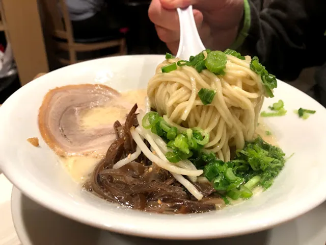 Menya Ultra Mira Mesa