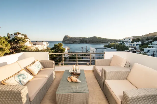 Seaside Luxury Apartments in Kaloi Limenes