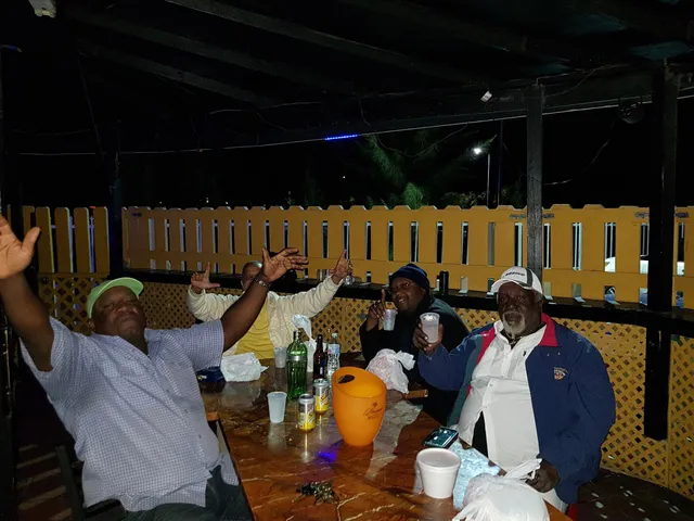 Blue Reef Sports Bar & Lounge