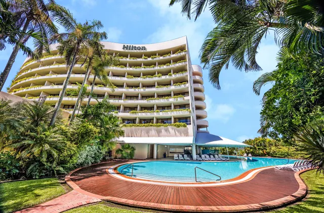 Hilton Cairns