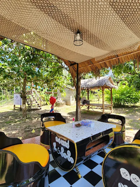 Just's Cafe Bar & Restaurant