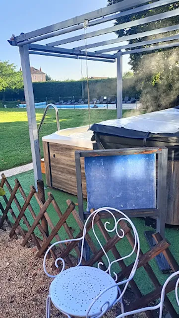 Logis Hôtel Domaine du Cheval Blanc