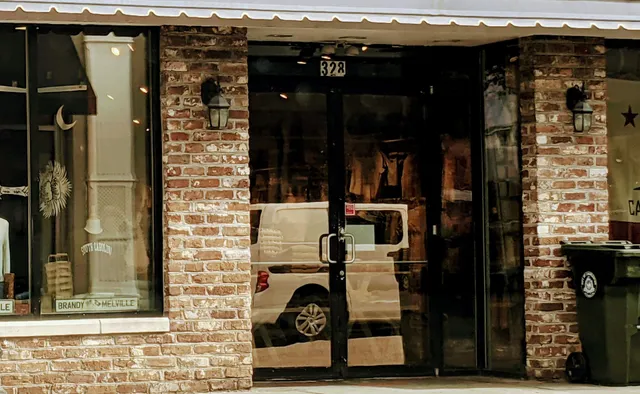 Brandy Melville - Charleston